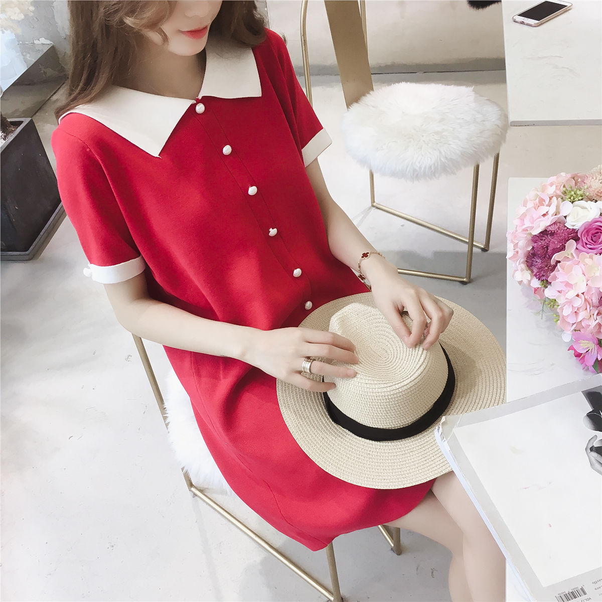 城里的姑娘就是会穿，出门穿清新的娃娃裙，比穿比基尼回头率还高