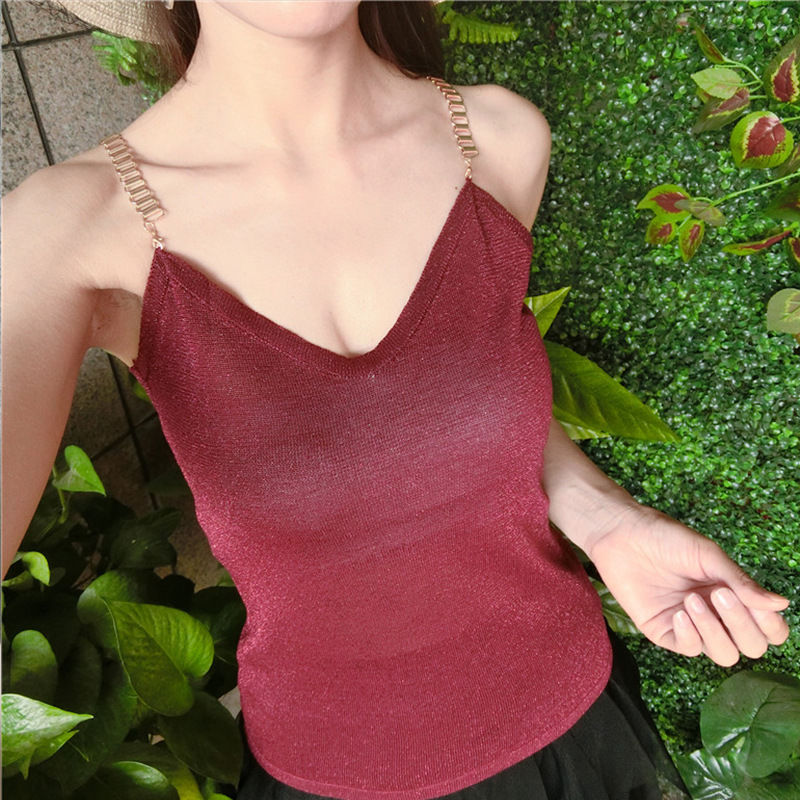 女人过了20岁，多穿这种“紧身衣”，忒性感迷人