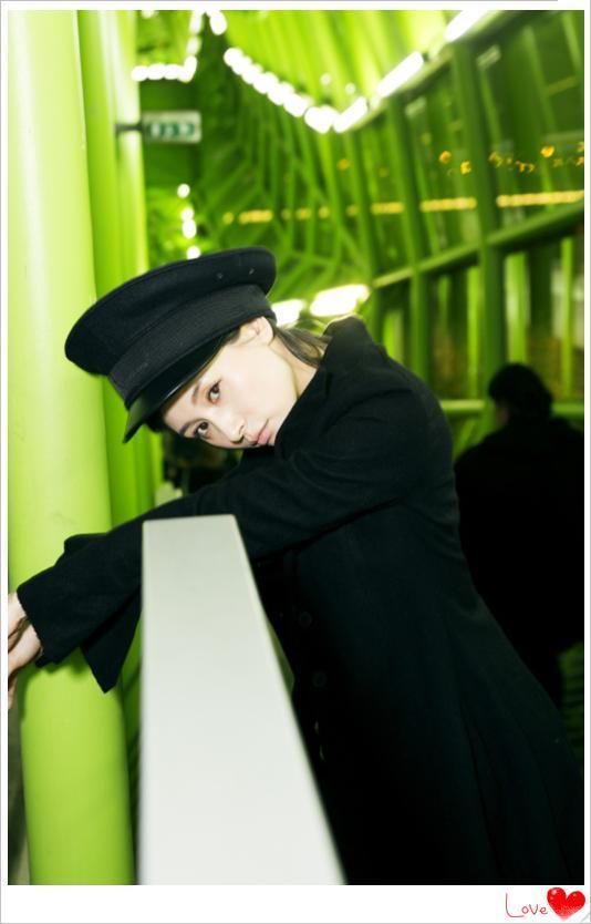 看了景甜贝雷帽，再看看王子文，才知道轻熟女与精灵女差距有多大