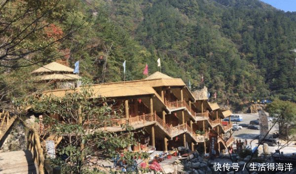 中国最独特景区,一半在安徽一半在湖北,差距有些大