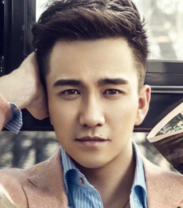 黄晓明深陷股票操纵案，整个娱乐圈都不敢发声，为何他站了出来?