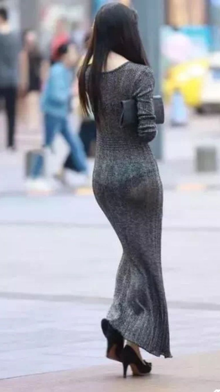 街拍丨夏天穿针织长裙，真的不热吗?