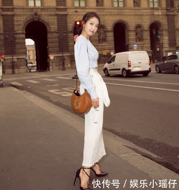 宋茜的腿太好看了吧，一点也不像练舞之人的腿，穿上超短裤美上天