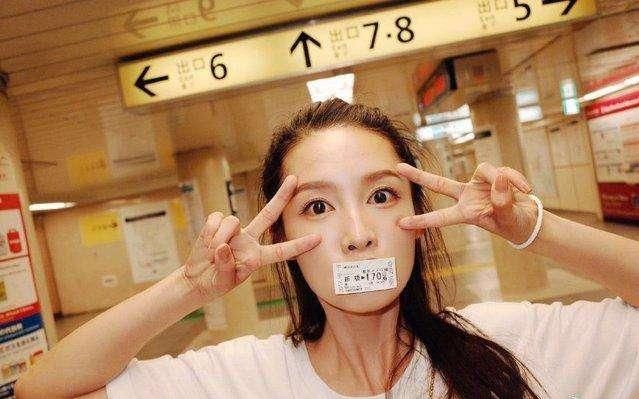 李沁的工作照和生活照大不同，网友：长了一张老天爷赏饭吃的脸蛋