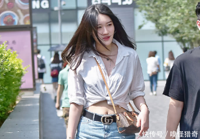 街拍：身材丰腴时髦秀气的小姐姐，搭配妩媚风姿绰约元气满满！