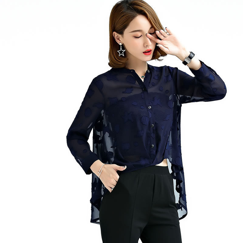 70后女人就是会穿!这小衫搭小脚裤，比裙子还洋气，超迷人