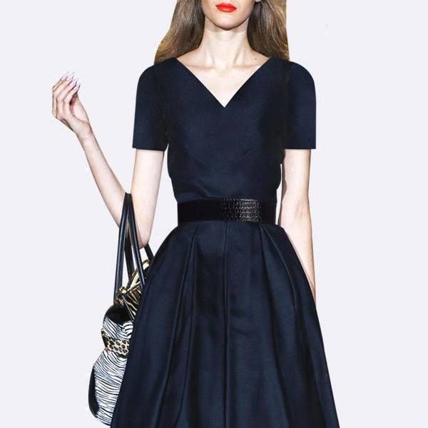 这裙子虽贵了点，但真的很美，媳妇买了2件回来穿，连背影都美爆