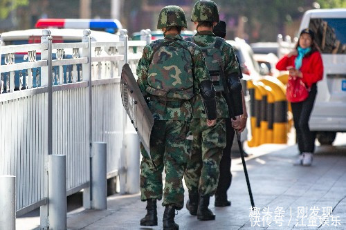 内地人到新疆到底有多安全，让乌鲁木齐繁华的大巴扎商场来告诉您