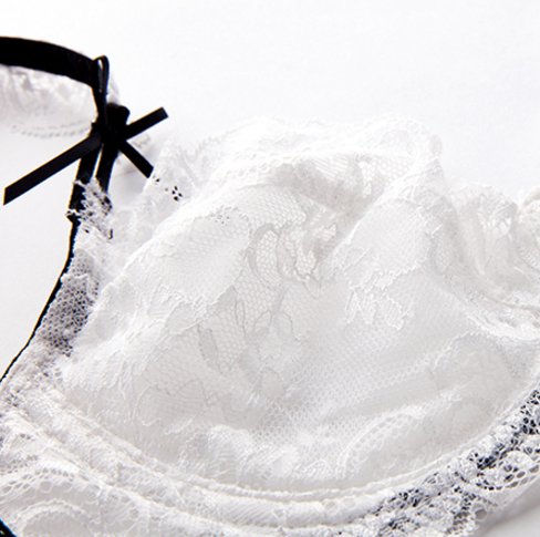 隐形文胸不算什么了!如今还有更夸张的，女人味爆棚特迷人