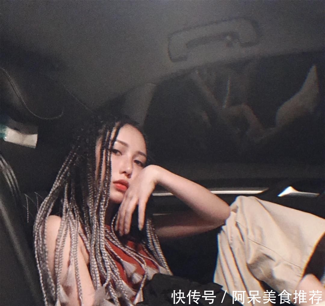  影响■这款发型很多女生都爱扎，难怪发际线上移，发质也越来越差！