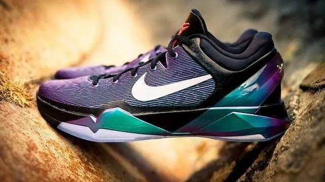  系列：最初的致敬：Nike Kobe 11