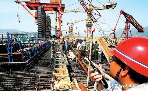 当时修建三峡大坝，是怎样截断长江急流的？真佩服中国工程师