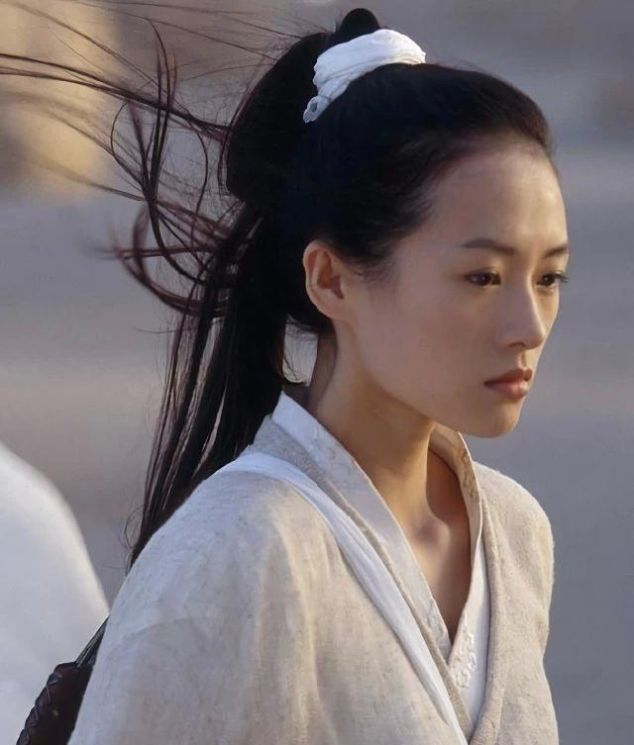 章子怡|章子怡刚出道的照片流出,终于知道什么叫美人在骨不在皮,绝美!