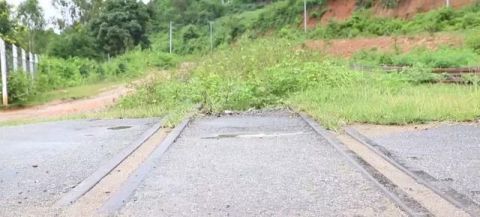  荒废■10年前建设的铁路一直这么荒废着，缅甸政府计划“资源再