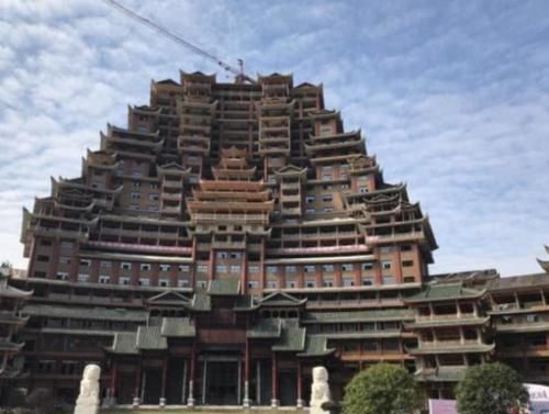 贵州天下第一水司楼：耗资2亿修建而成，好似走进童话世界！