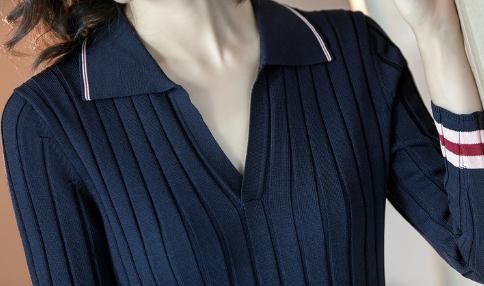 足足盼了7天，才等到这“绒”秋裙!一件顶十件真丝，美得入心坎