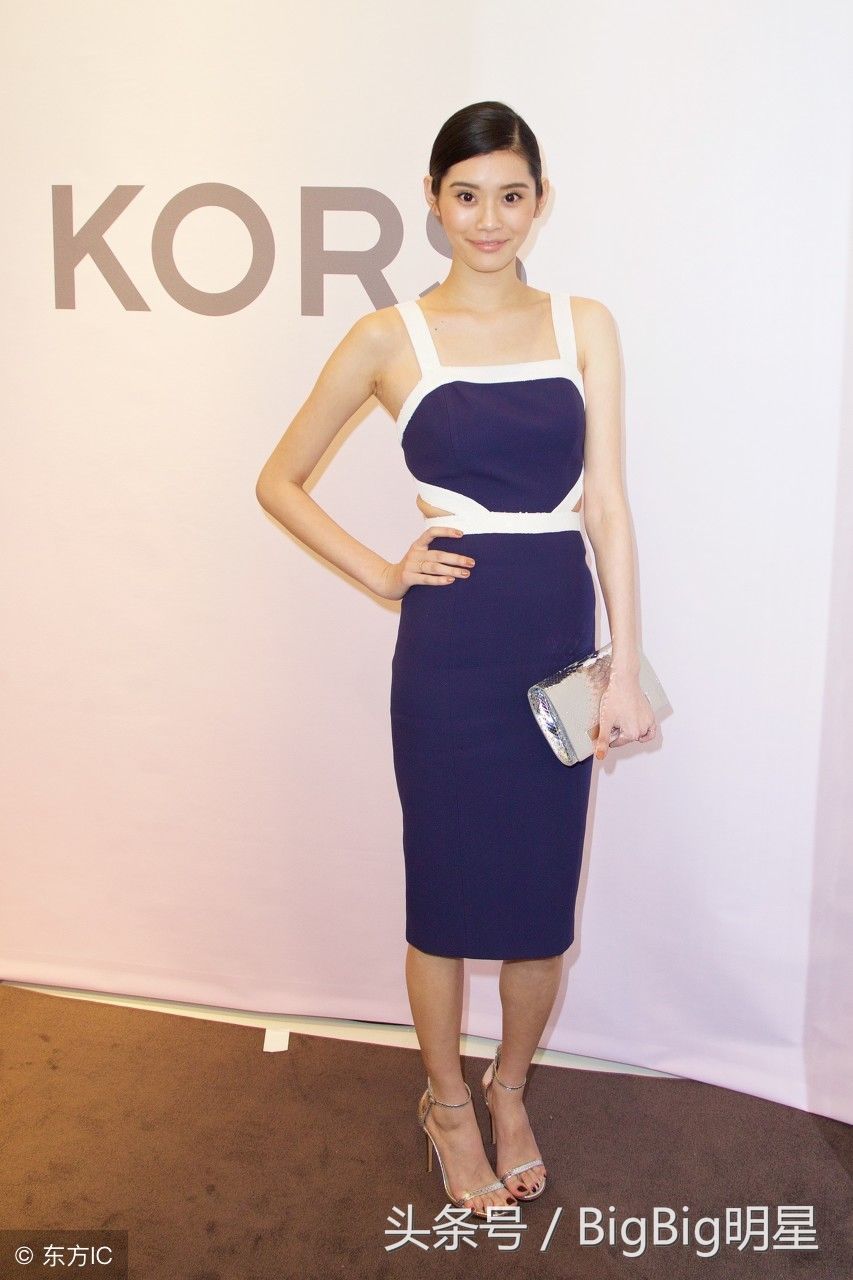 奚梦瑶,现身活动,裙子很漂亮,网友:越来越有女人味了!