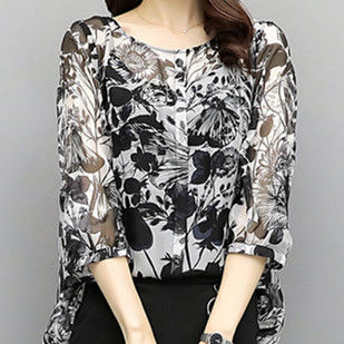 会打扮的女人都不穿连衣裙!穿这样时髦套装，45岁妈妈美到窒息