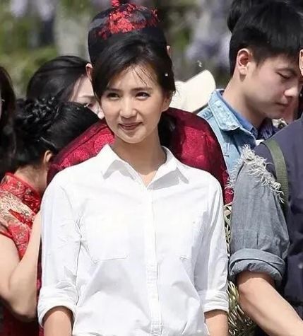 『工作』嫁给百亿富豪刘海峰，因工作差点精神分裂如今转型当老师