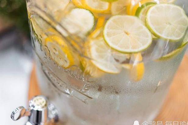 睡前趴10分钟，堪比跑步1小时，肚子平了、腰也细了