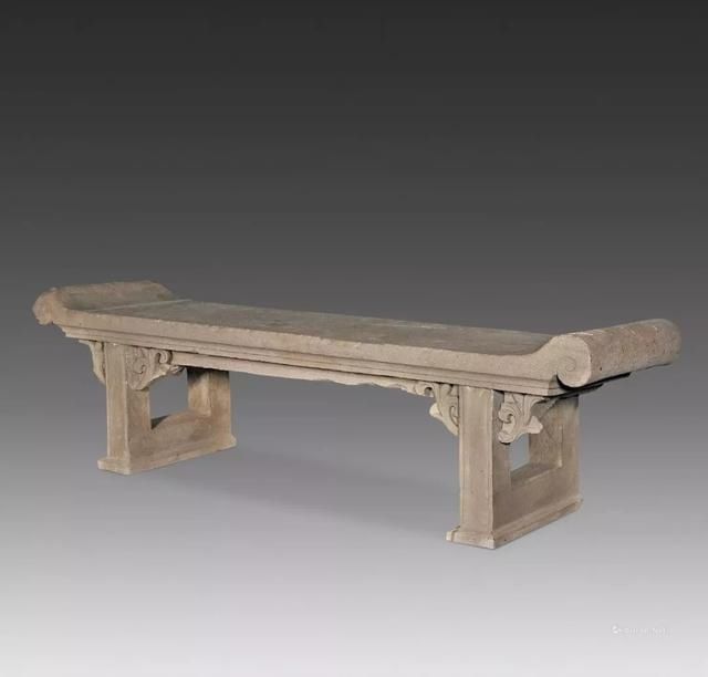  『家具』庭院中的石制家具