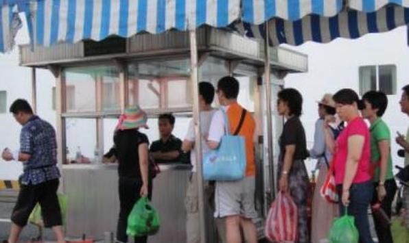 为何去越南旅行时,最好不要错过路边理发店?老司机说出了实情