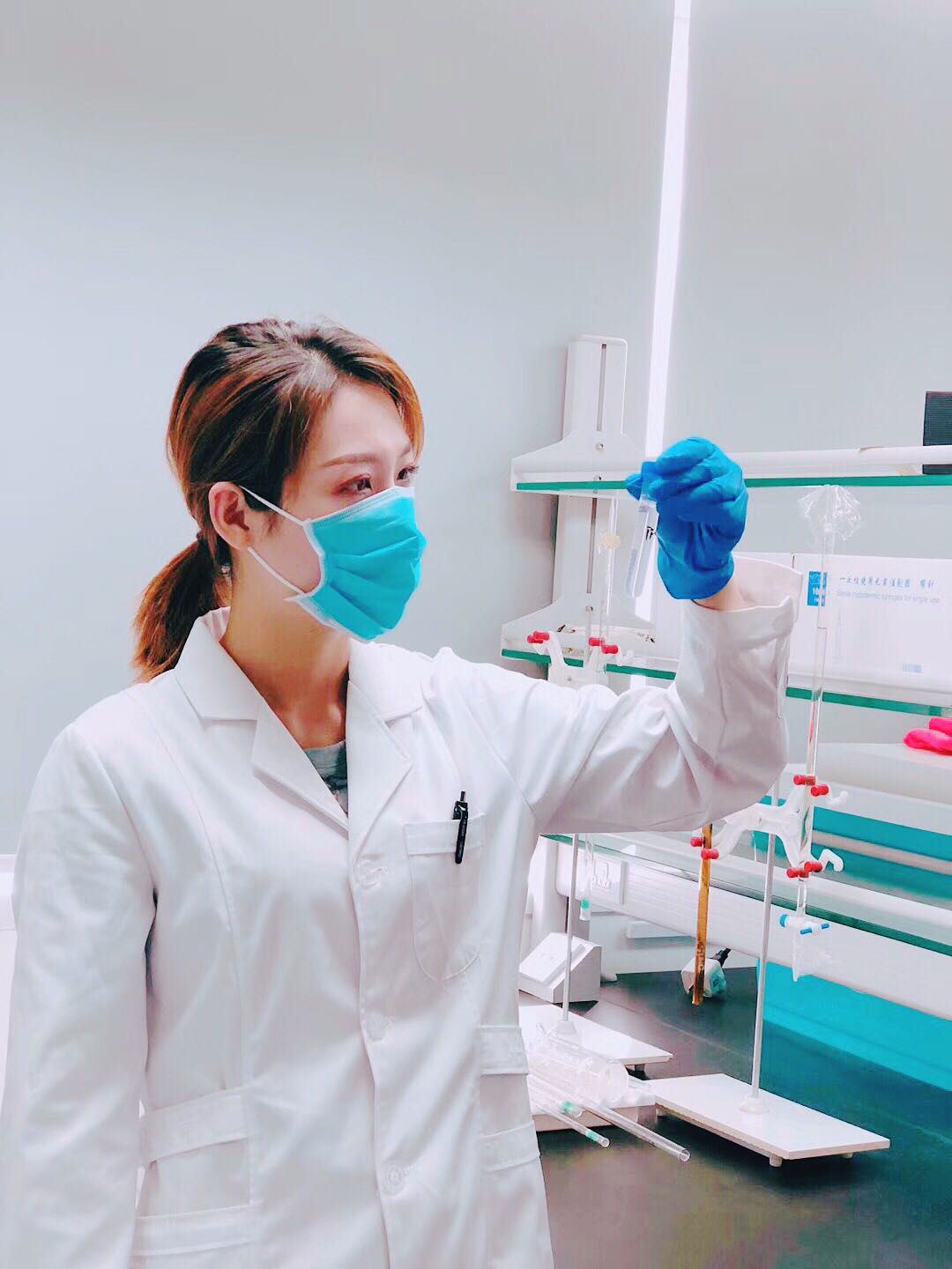 爱上柳岩老师，始于专业，忠于人品