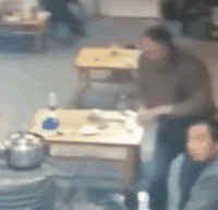 GIF：搞笑GIF趣图:妹子，造型很不错，我就喜欢你这样有肉感的女生！