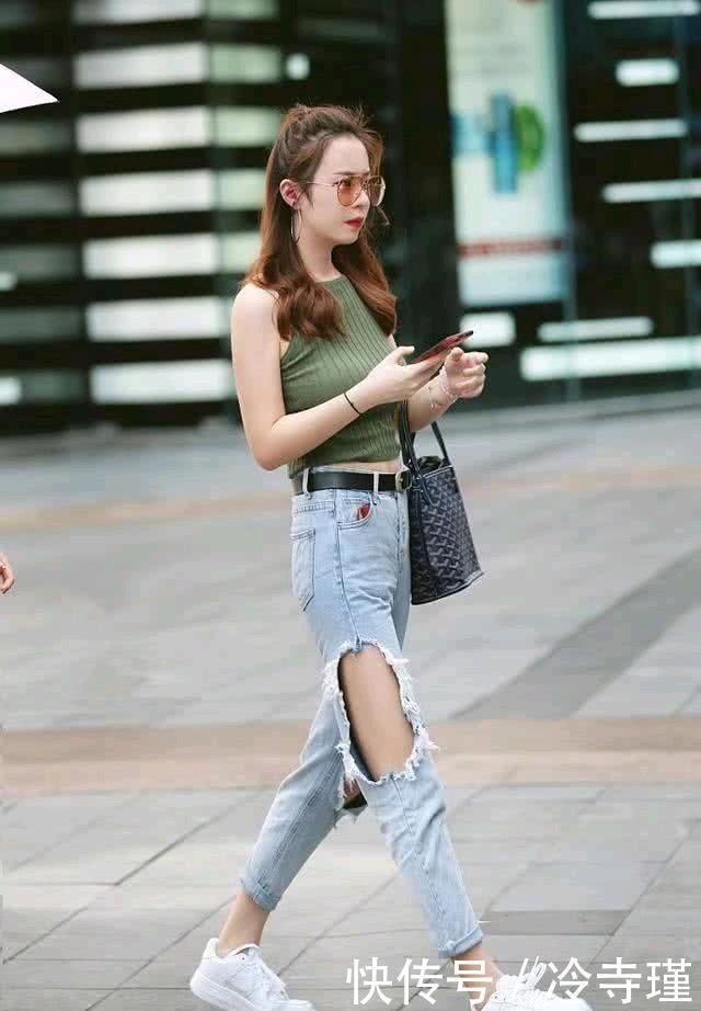 【施粉黛】街拍美女:清新自然,不施粉黛,简约温婉,和颜悦色,过目不忘