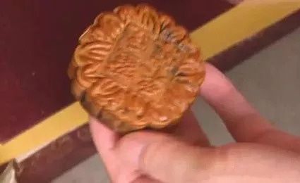 曝光!太原双合成“早产”月饼事件，当事人收钱了事?内幕公布