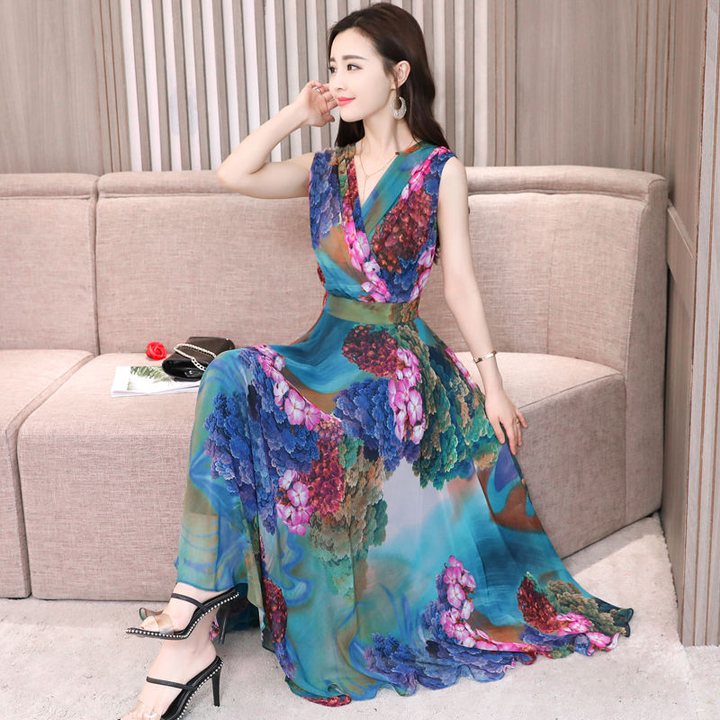 立秋过后，上海女人都穿长裙，飘逸散发女人味，配高跟鞋惊呆路人