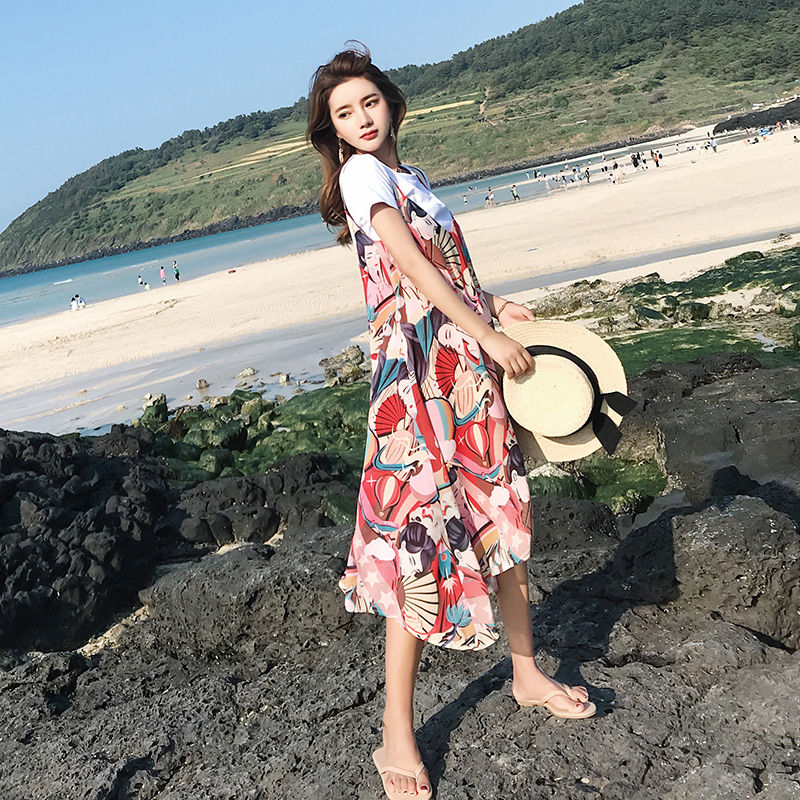 穿搭没拘束感的吊带连衣裙，让你淑女又洋气，还不失气质哦