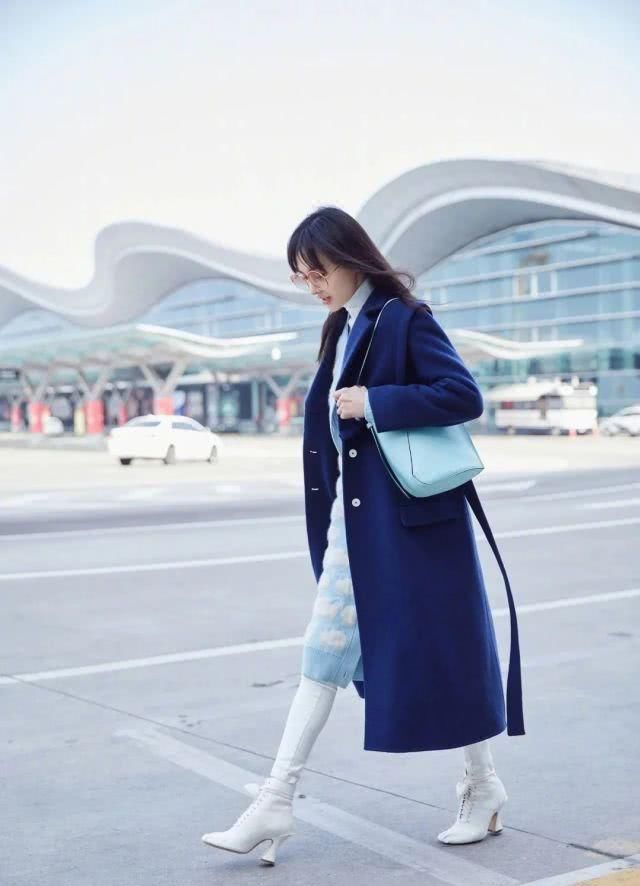  「经典蓝」今年夏天就穿这几个颜色，美炸了