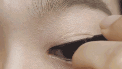 厌世妆 | 这些明星把自己化成臭脸，还很多人喜欢?