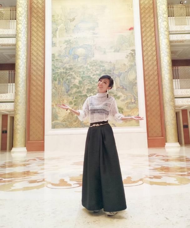 女明星穿最辣眼睛的服装，你们能穿出这样的效果吗？