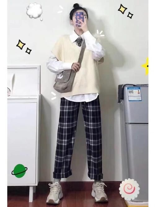  『设计』甜美风不够，裤子来凑！瞧00后都在穿“少女裤”，竟比阔腿裤还显瘦？