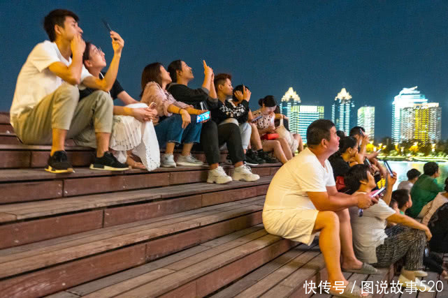  [玉米]郑州最洋气大楼有个最“土”名字，当初只随便叫叫，最后