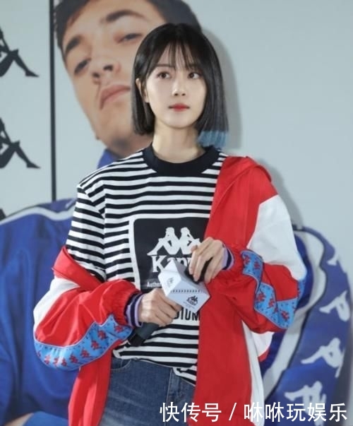 『李溪芮』继杨幂之后的又一位“腿精”,李溪芮校服配超短裤,满屏只剩腿了