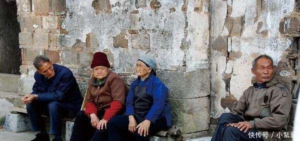 农村盖房子, 县城买房子, 农民仍要租房子, 是好日子不知道过吗