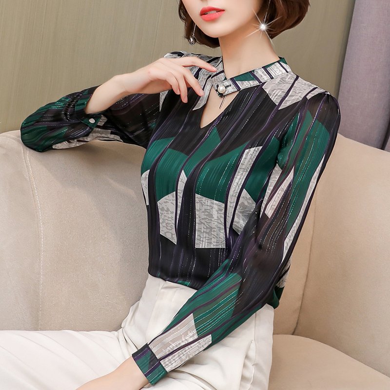 中秋都没到，别着急买毛衣!新款小衫+平底鞋，清新洋气又时髦