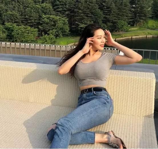 超棒身材微胖美女,女人味十足!