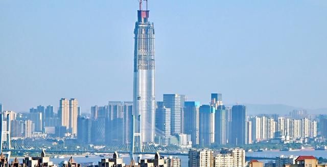 初始设计高636米的建筑，差点成我国最高建筑，可耗资300亿成烂尾