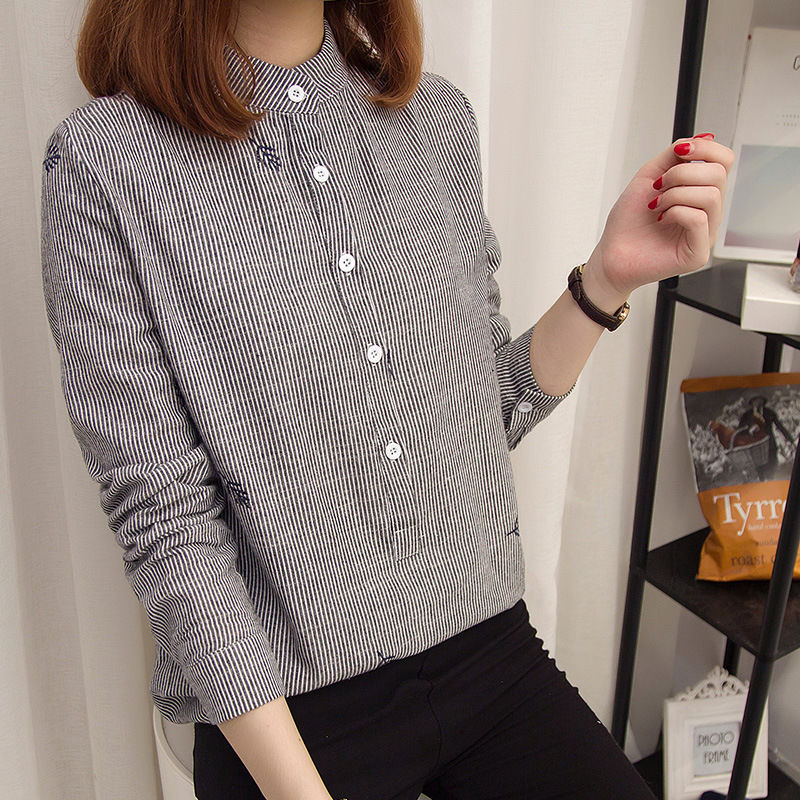 啧、啧!52岁婆婆超会打扮，小衫+白裤子，美得嫩上添嫩