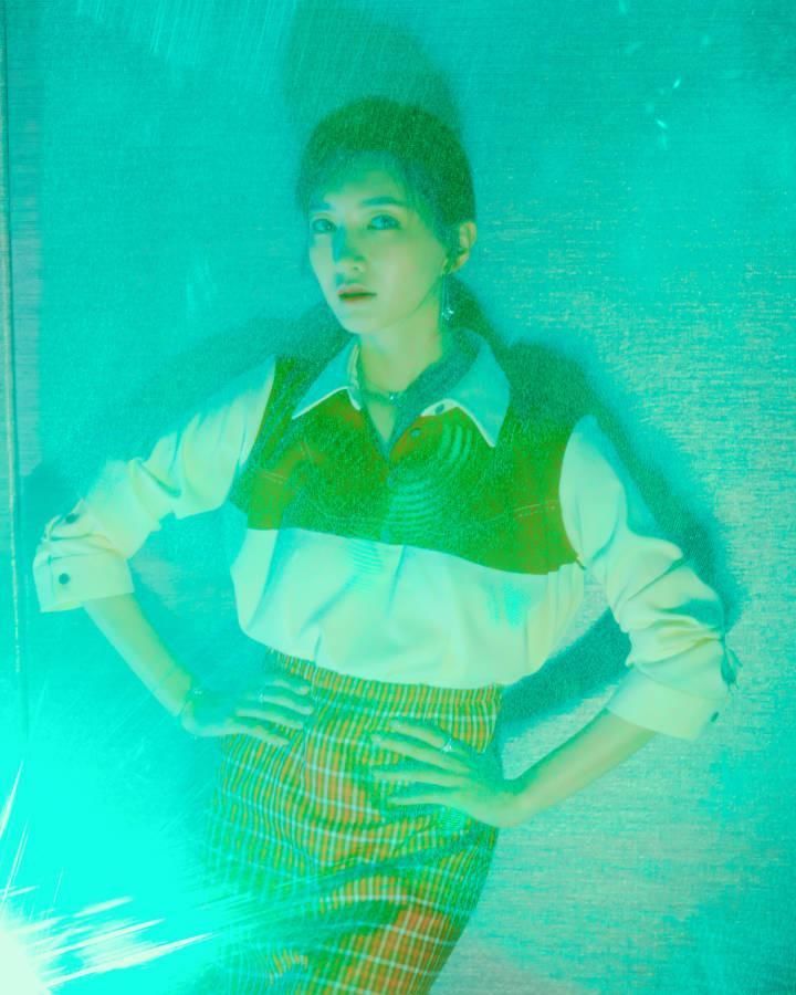 红色系还能这么穿吗?魅力无限，江疏影你又美了!