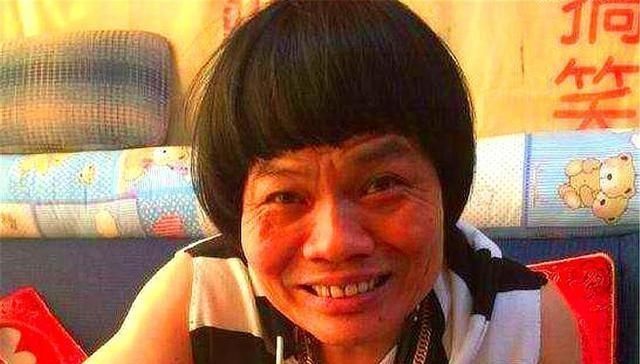  『为香港最丑』周星驰最丑配角，妻子挥霍过亿身家后离去，如今生活让人羡慕