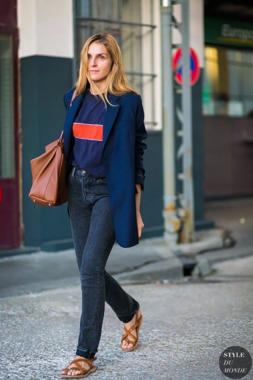  平底鞋+高腰裤穿得好，真没高跟鞋什么事了!