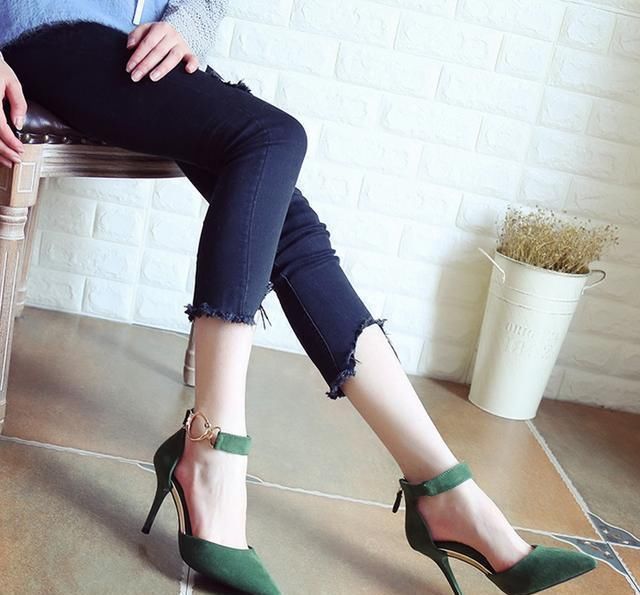 再娇小的女生,穿上高跟鞋也可以有模特的既视感