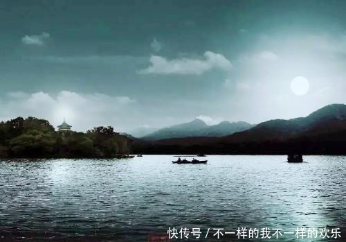 【诗词】七首西江月:多少繁花终似水,曾经锦瑟又如烟