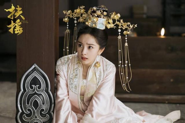 明星父母纷纷发声抵制假疫苗，然而杨幂的做法却被网友唾骂