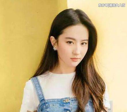 女星牛仔裙大比拼，刘亦菲最清新，唐嫣最少女，最尴尬的是马伊琍